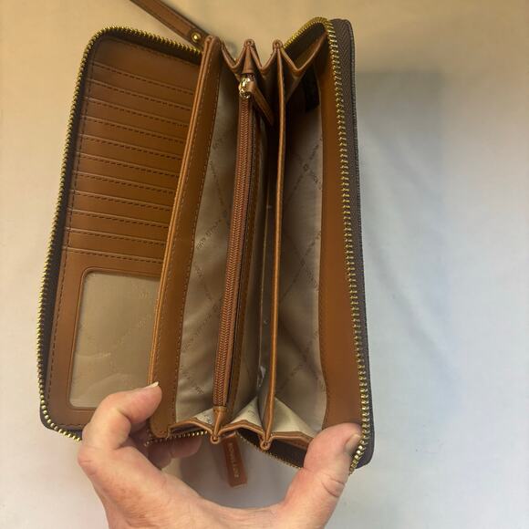 MICHAEL KORS Zip Around Long Wallet Wristlet Brown Jet Set Travel Signature - Picture 9 of 11